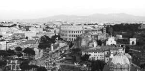 Tetti di Roma e Colosseo